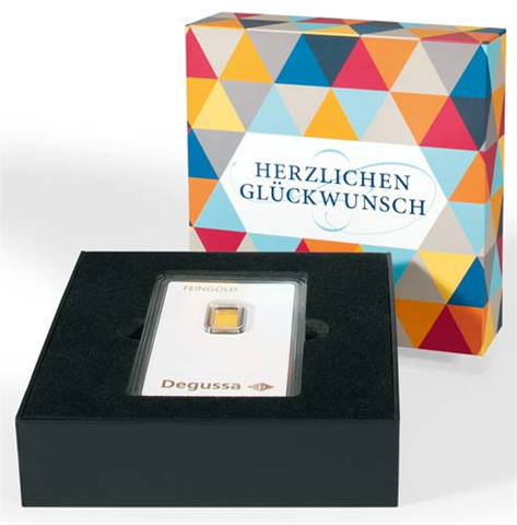 geschenkschachtel-fuer-einen-goldbarren-in-blisterverpackungherzlichenglueckwunschmodern