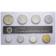 DDR  Mini Jahressatz 1988 7 Münzen 1 Pfg. bis 2 Mark und eine Medaille: Strecken