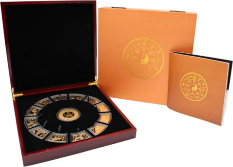 China-12xMedaillen-Tierkreiszeichen-vergoldet-Box Orange