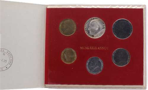 Vatikan-880Lire-1979-Papst Paul mit Briefmarke-Folder